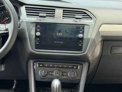 Used 2020 Volkswagen Tiguan SE FWD image 28