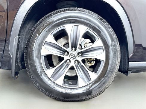 Used 2020 Toyota Highlander XLE image 51