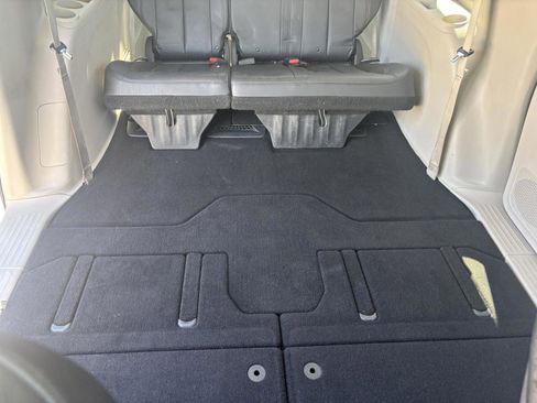 Used 2019 Chrysler Pacifica Touring-L image 29