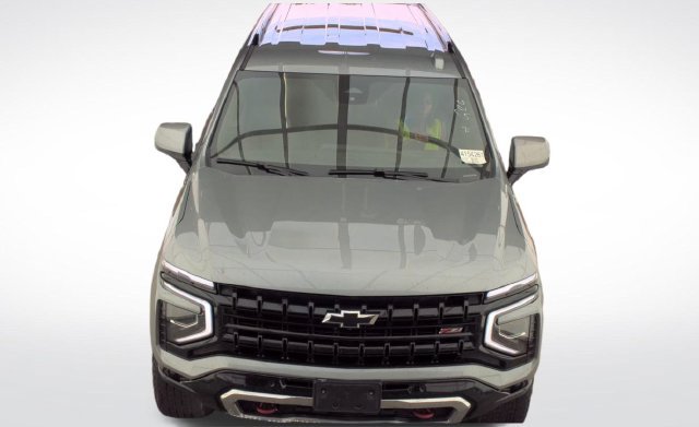 Used 2025 Chevrolet Suburban Z71 AWD/4WD image 8