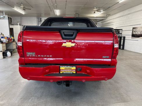 Used 2012 Chevrolet Avalanche LT AWD/4WD image 3