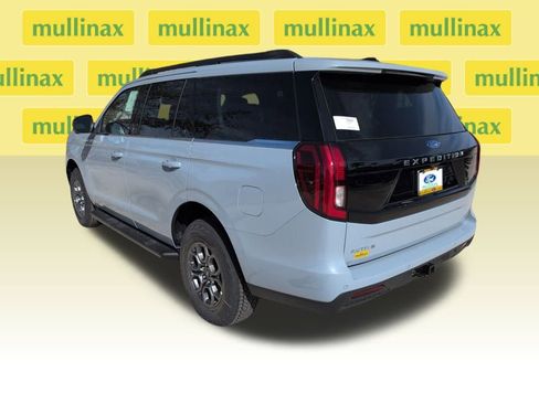 New 2026 Ford Expedition Active image 8