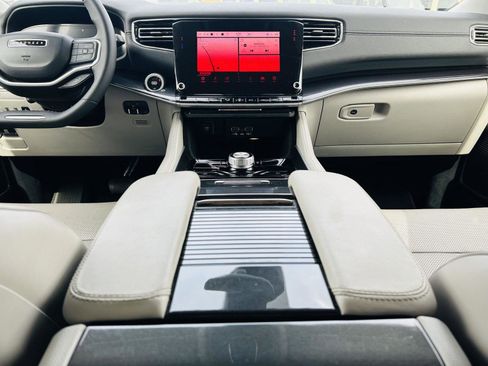 Used 2024 Jeep Wagoneer L 4WD w/ HD Trailer Tow Package image 26