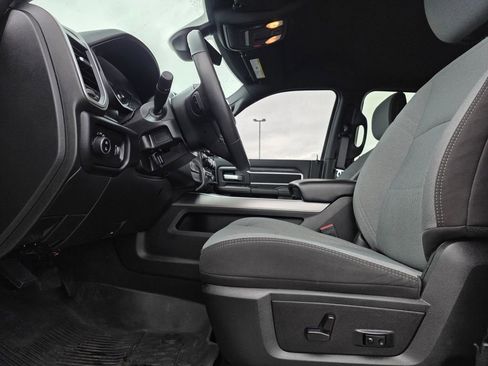 Used 2024 RAM 2500 Big Horn w/ Off Road Package image 11