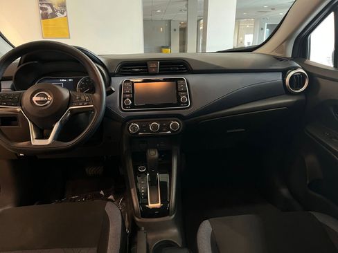 Used 2025 Nissan Versa SV FWD image 34