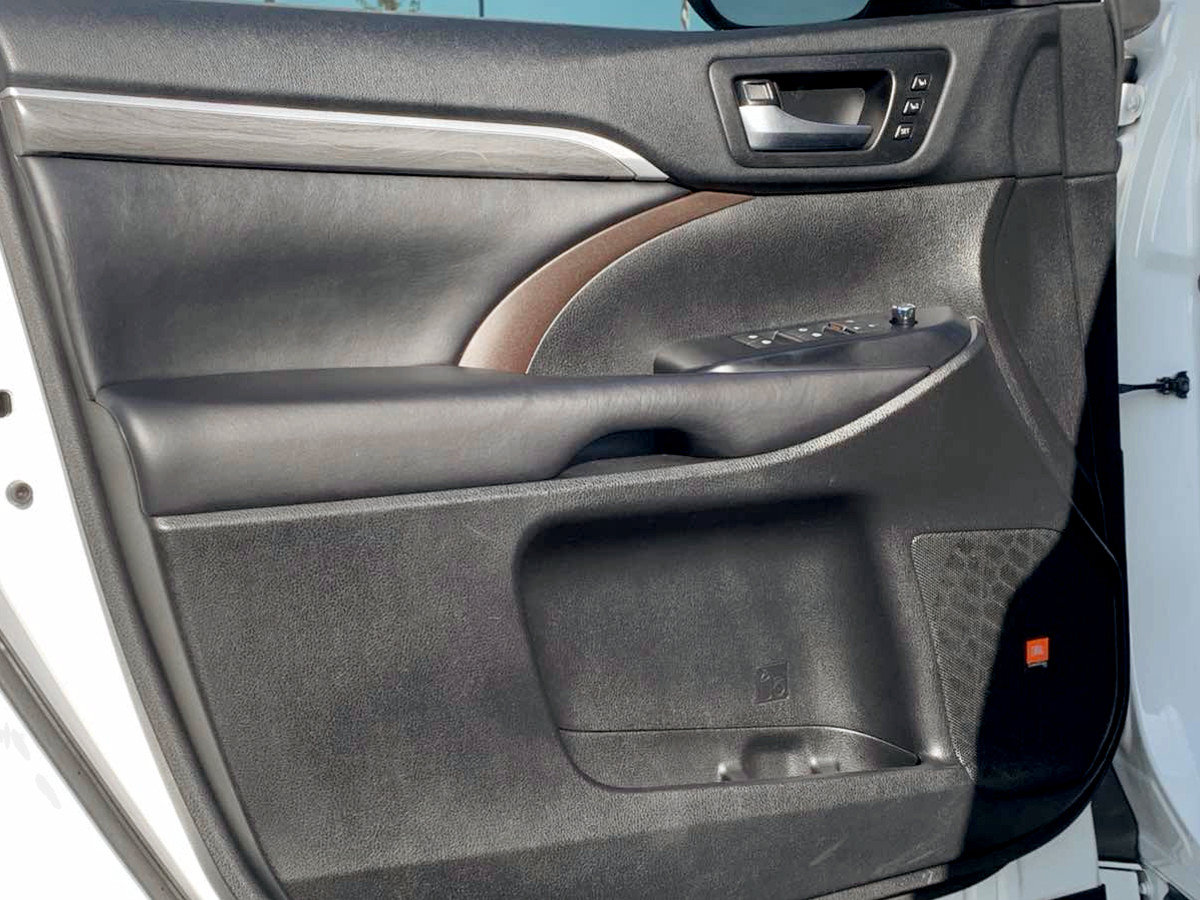 Used 2019 Toyota Highlander Limited AWD/4WD image 15