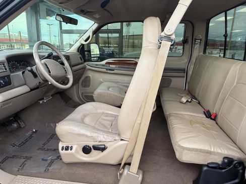 Used 2000 Ford F250 Lariat image 10