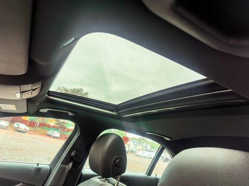 Used 2019 Mercedes-Benz E 300 4MATIC image 15