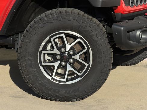 New 2025 Jeep Gladiator Rubicon image 9