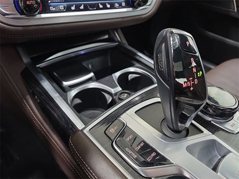 Used 2018 BMW 740i xDrive image 24
