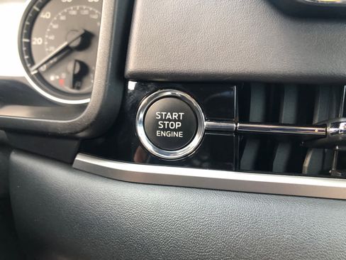 Used 2024 Mitsubishi Outlander SE image 16