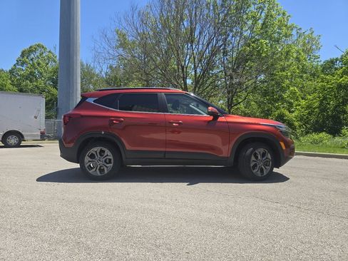 Used 2024 Kia Seltos S AWD/4WD image 18