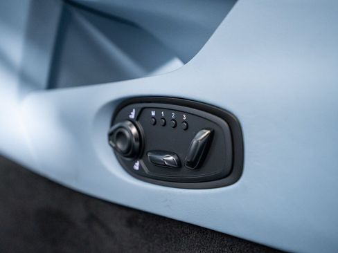 Used 2024 Aston Martin DB12 Convertible RWD image 19