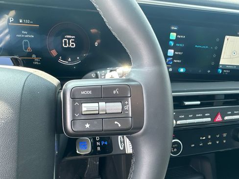 Used 2026 Hyundai Palisade SE FWD image 21