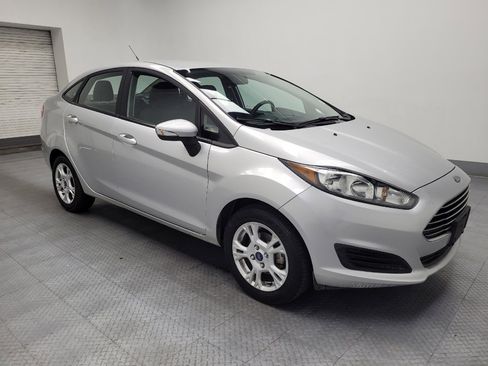 Used 2015 Ford Fiesta SE image 11