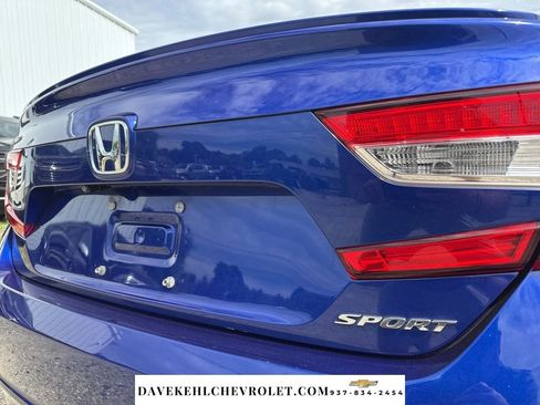 Used 2018 Honda Accord Sport image 11