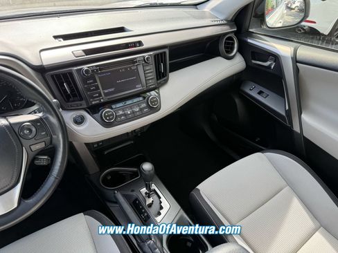 Used 2018 Toyota RAV4 XLE FWD image 15