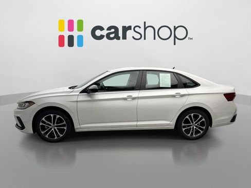 Used 2025 Volkswagen Jetta Sport FWD image 2