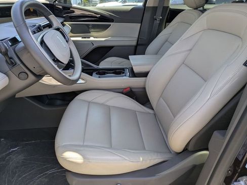 New 2025 Lincoln Nautilus Premier image 10