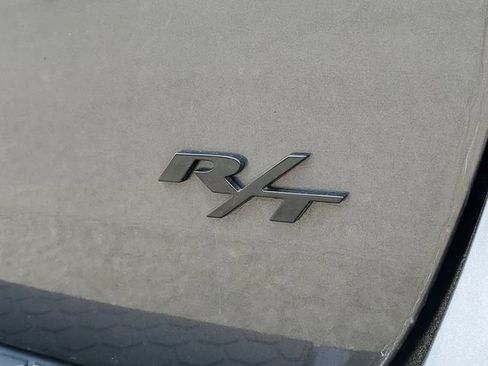 Used 2018 Dodge Durango R/T w/ Technology Group AWD/4WD image 6