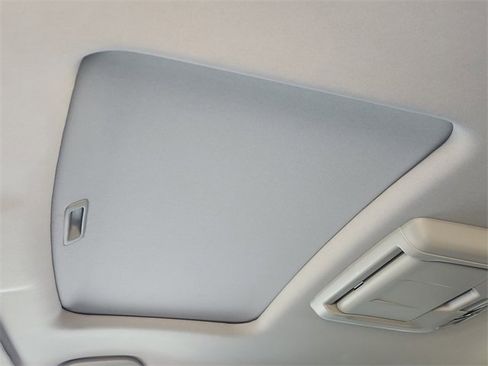 Certified 2018 Honda Pilot Touring image 33