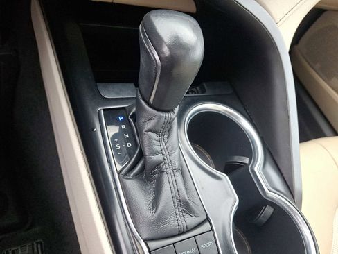 Certified 2020 Toyota Camry XLE image 18