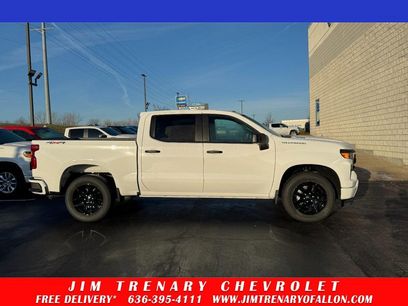 New 2026 Chevrolet Silverado 1500 Custom w/ LPO, Dark Essentials Package