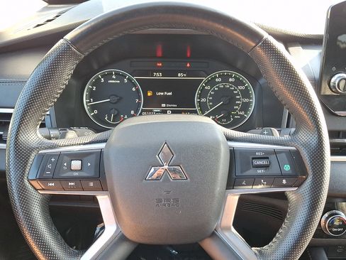 Used 2024 Mitsubishi Outlander SE FWD image 19