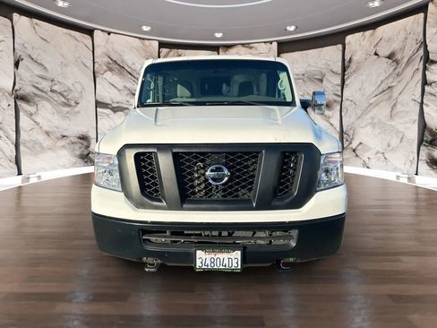 Used 2021 Nissan NV 3500 SV RWD image 2