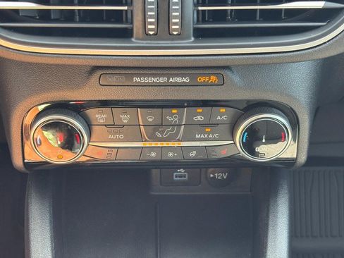 Used 2022 Ford Escape SE w/ SE Sport Appearance Package FWD image 23