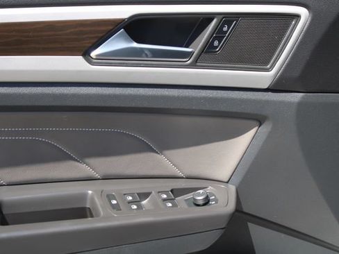 Used 2022 Volkswagen Atlas SE FWD image 13