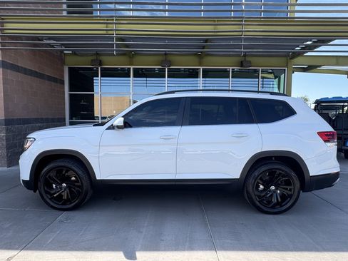 Used 2023 Volkswagen Atlas SE w/ Panoramic Sunroof Package image 7