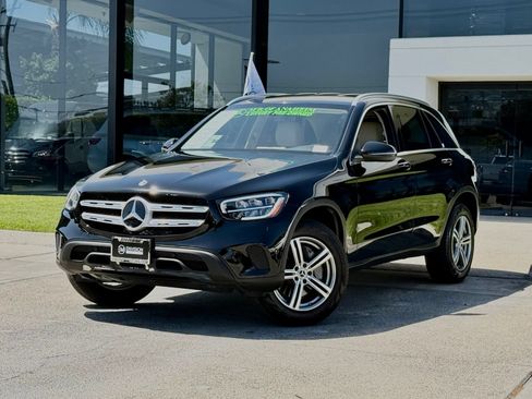 Used 2021 Mercedes-Benz GLC 300 image 2