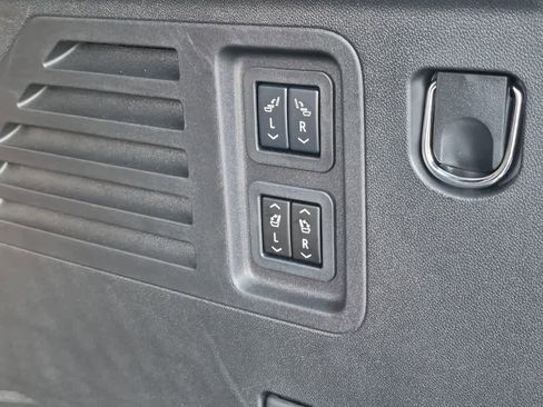 Used 2025 GMC Acadia Denali w/ Super Cruise Package image 24