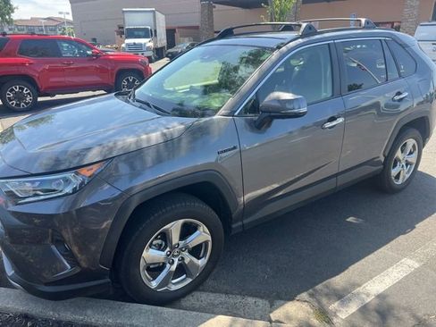 Used 2021 Toyota RAV4 Limited AWD/4WD image 7