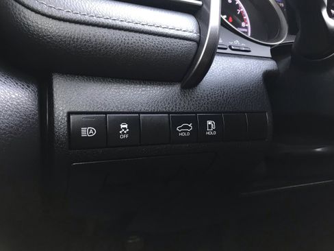 Used 2022 Toyota Camry SE image 32