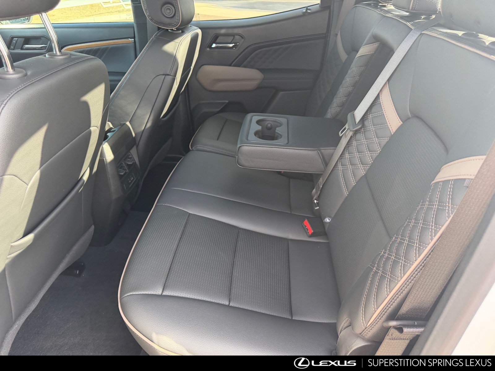 Used 2025 GMC Canyon Denali AWD/4WD image 15