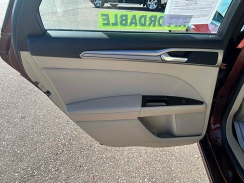 Used 2015 Ford Fusion SE FWD image 13