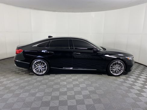 Used 2018 Honda Accord Touring image 8