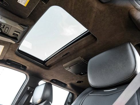 Used 2019 Cadillac Escalade Platinum image 22