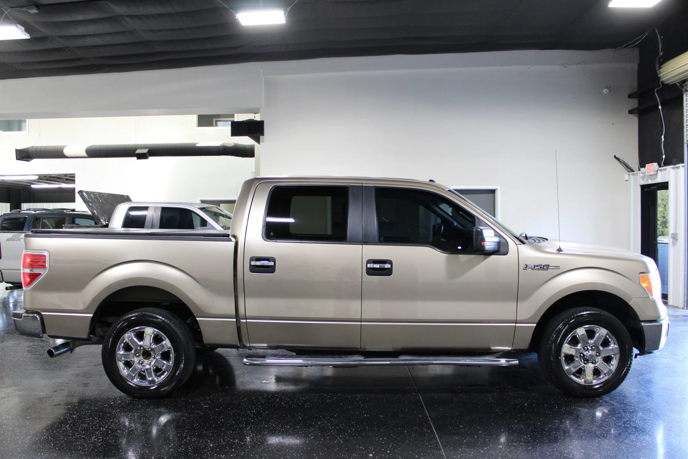 Used 2013 Ford F150 XLT w/ XLT Chrome Pkg RWD image 2