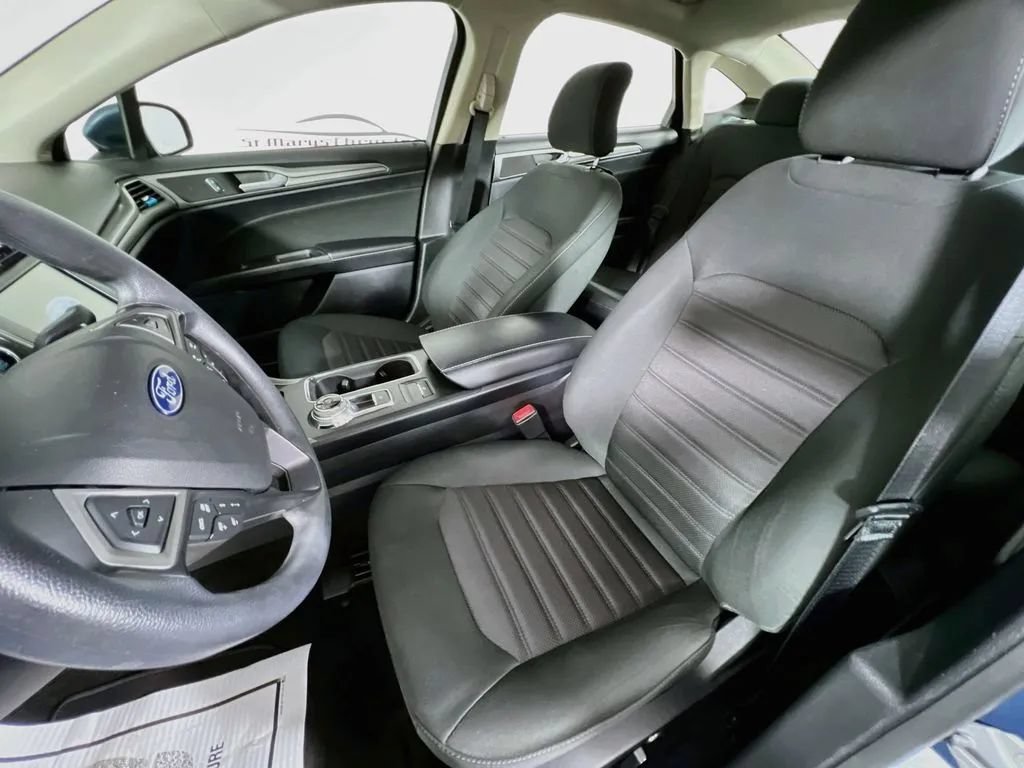 Used 2019 Ford Fusion SE FWD image 21