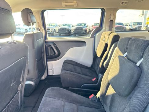 Used 2019 Dodge Grand Caravan SE image 13