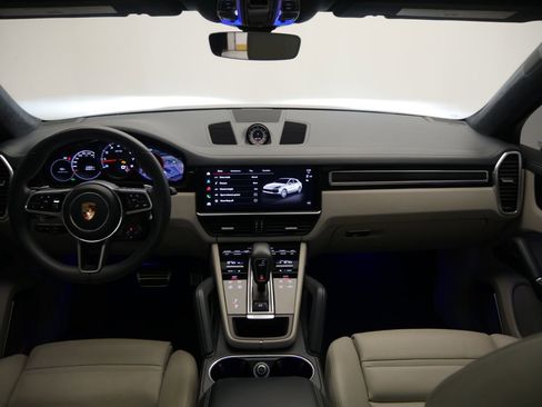 Certified 2023 Porsche Cayenne GTS AWD/4WD image 38