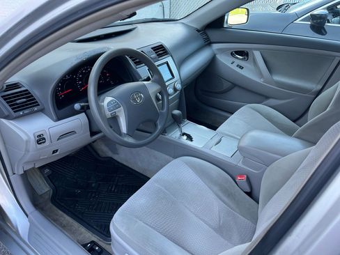 Used 2011 Toyota Camry LE image 8