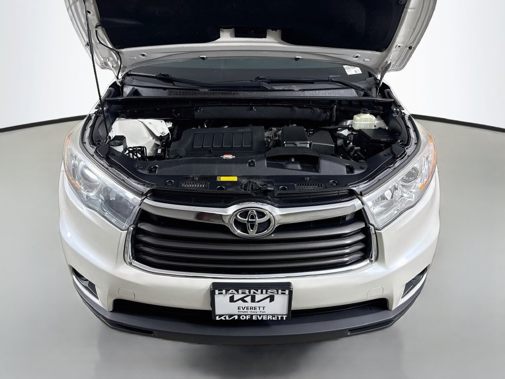 Used 2015 Toyota Highlander Plus AWD/4WD image 32