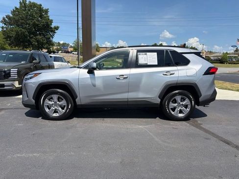 Used 2025 Toyota RAV4 XLE w/ Convenience Package AWD/4WD image 5
