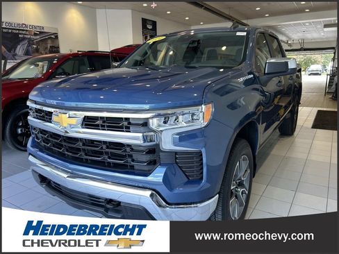 Used 2024 Chevrolet Silverado 1500 LT AWD/4WD image 6