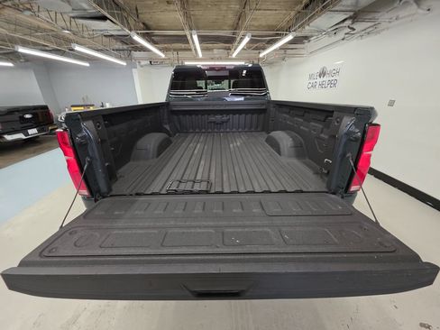 Used 2025 Chevrolet Silverado 2500 LTZ w/ LTZ Premium Package AWD/4WD image 20