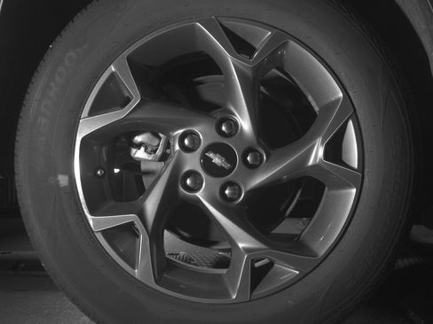 Used 2025 Chevrolet Trax LT FWD image 15